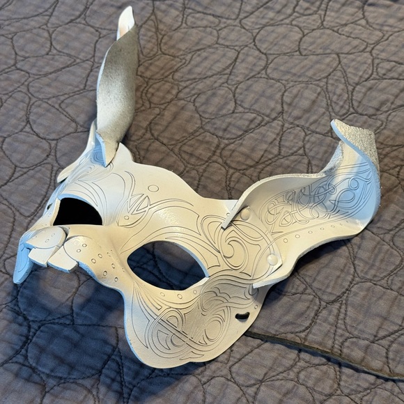 Elegant White Rabbit Mask - Picture 2 of 7